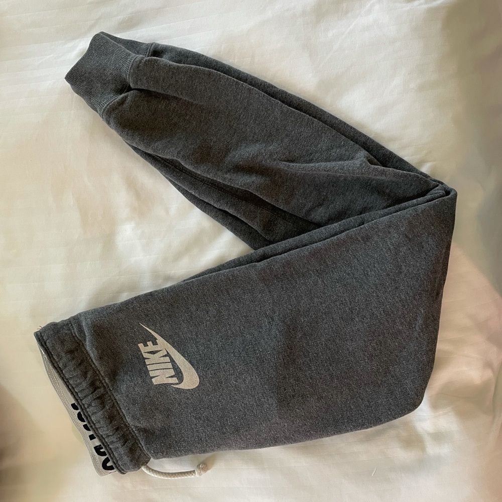 Nike Gray Sweatpants Jogger style
